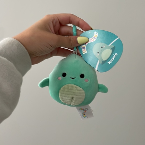 Squishmallows Nessie Clip - Picture 2 of 3